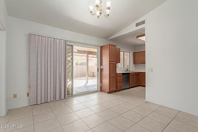 1531 E Buena Vista Dr