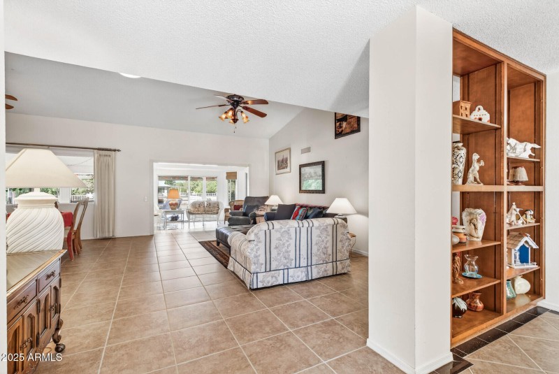 15_21610_N_Sunglow15_mls