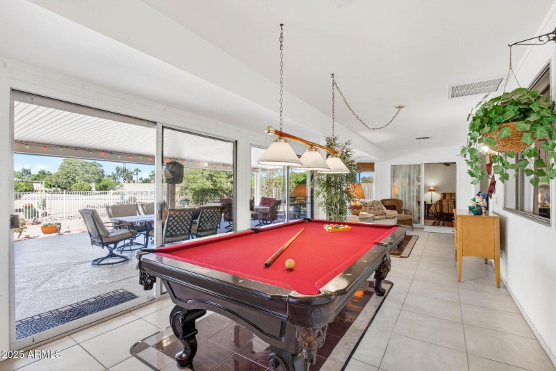 38_21610_N_Sunglow38_mls