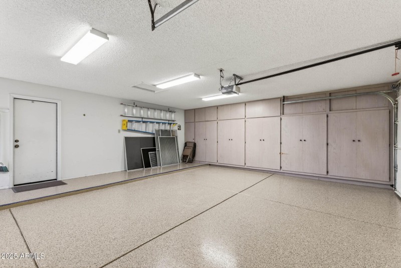 63_21610_N_Sunglow63_mls