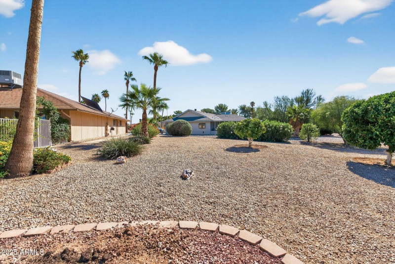 84_21610_N_Sunglow84_mls