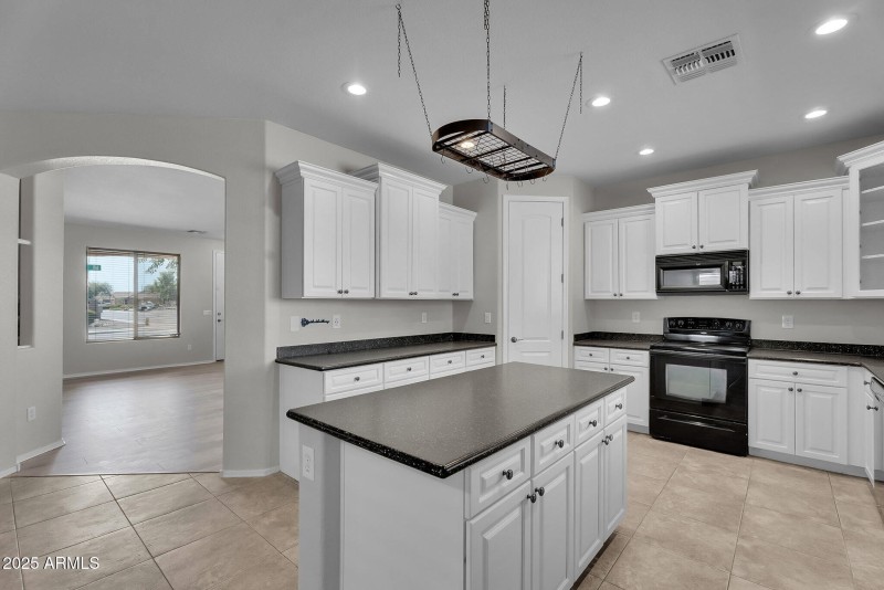 008_12-web-or-mls-oak_rd-11_865