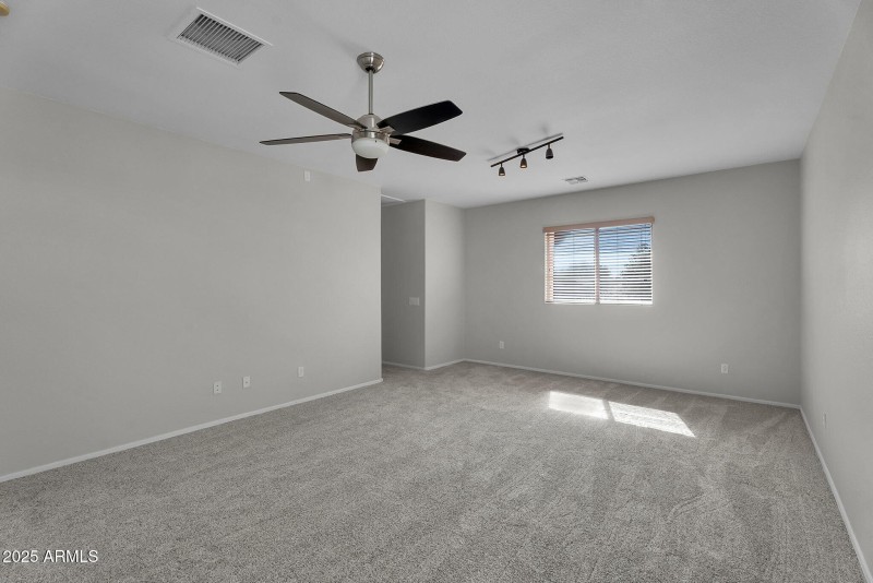 033_36-web-or-mls-oak_rd-31_960