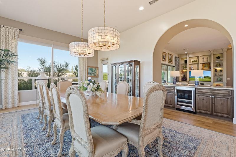 Elegant Dining Ambiance