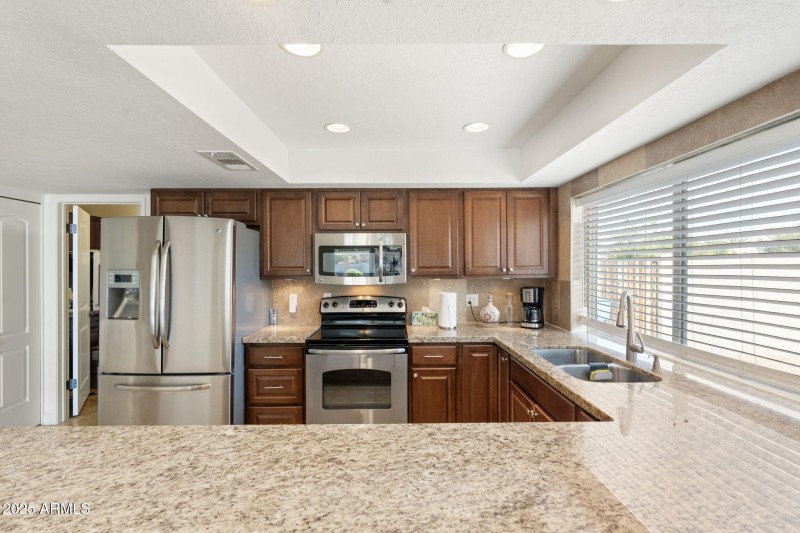 8) 63672-68f710b7c803f