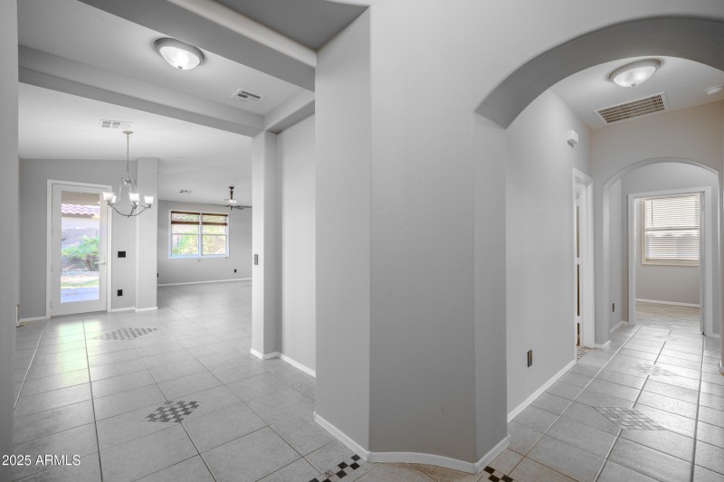 6_30285 w leah dr-05