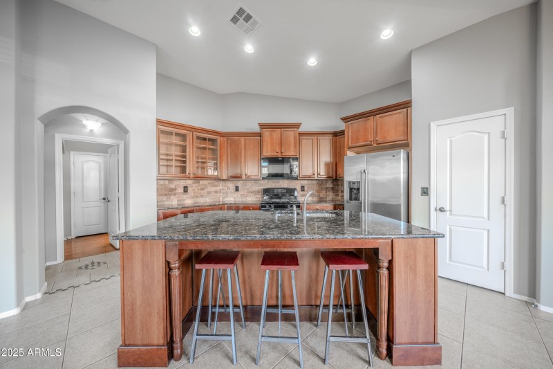 7_30285 w leah dr-06