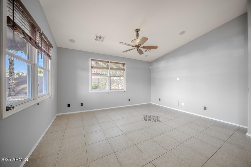 13_30285 w leah dr-12