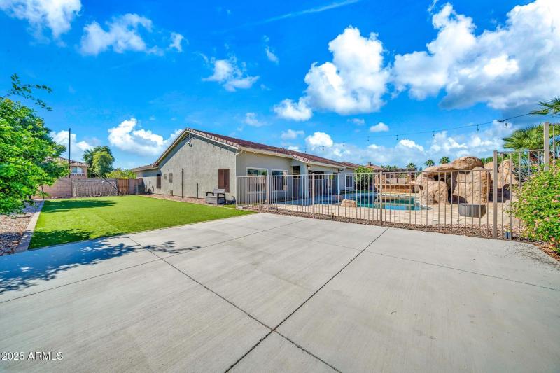 13204 W San Miguel Ave-46