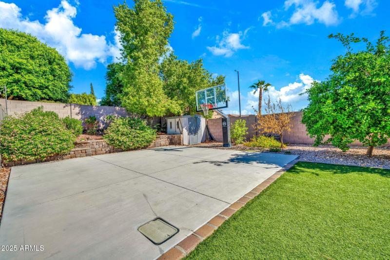 13204 W San Miguel Ave-47