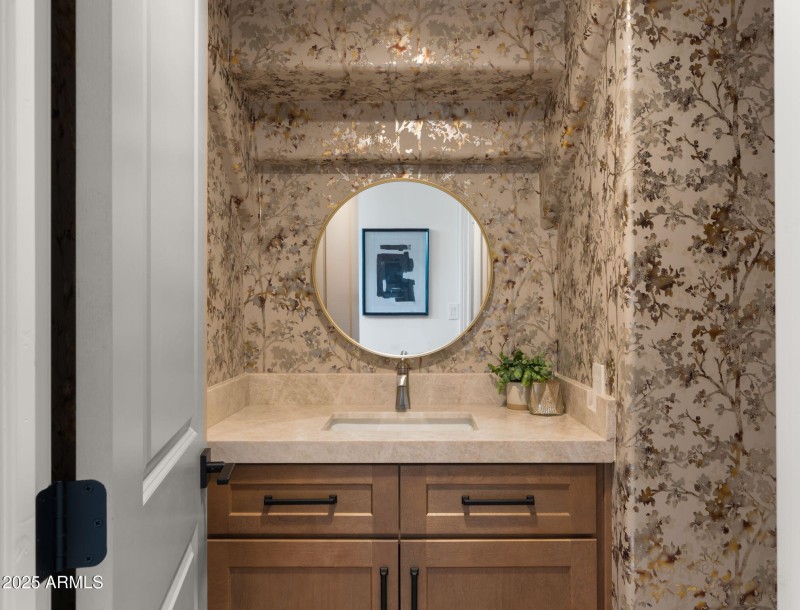 25-web-or-mls-Powder Room