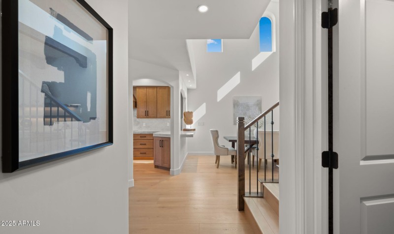 47-web-or-mls-Garage Entry View