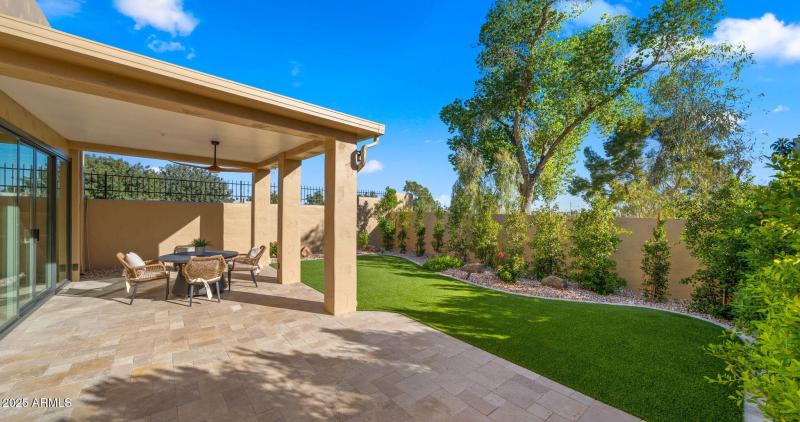 49-web-or-mls-Backyard1