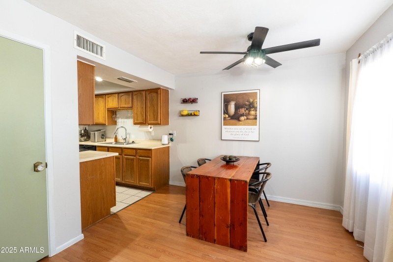 286 W PALOMINO Drive