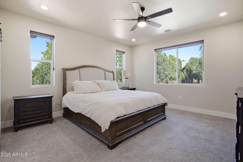 2701NEagleViewLp-ShowLowAZ-15