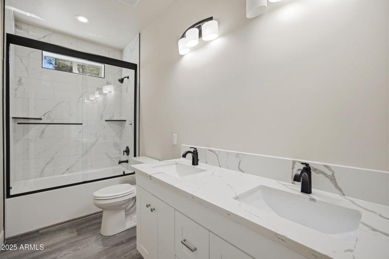 2701NEagleViewLp-ShowLowAZ-23