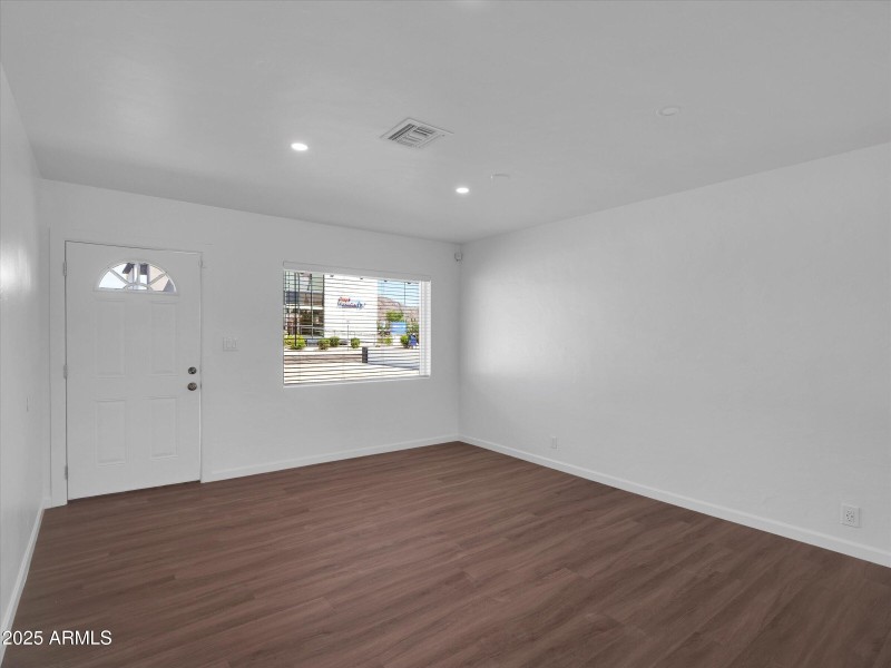 03-4337 E Wilshire Dr-3