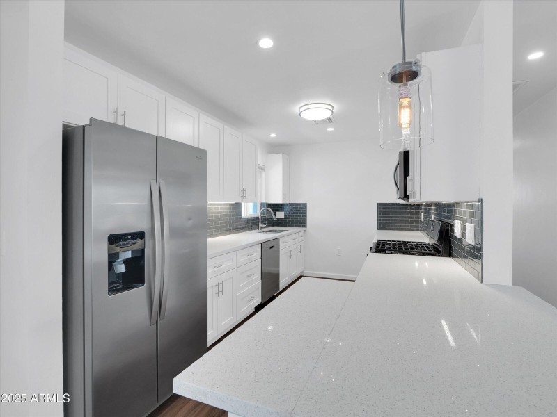 10-4337 E Wilshire Dr-10