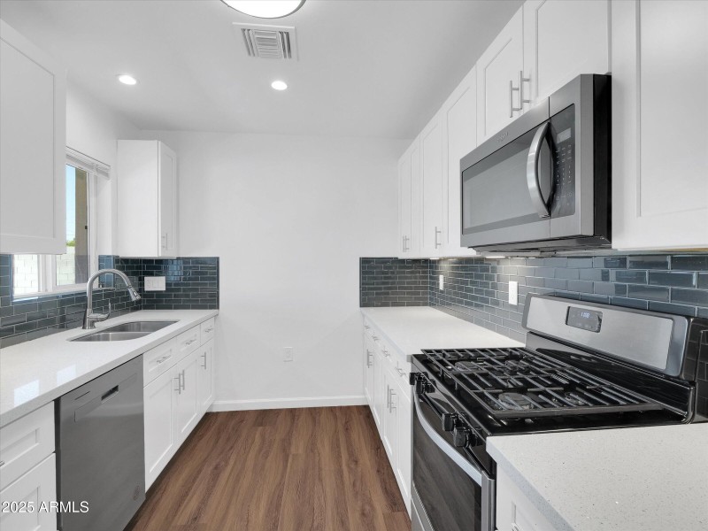 12-4337 E Wilshire Dr-12