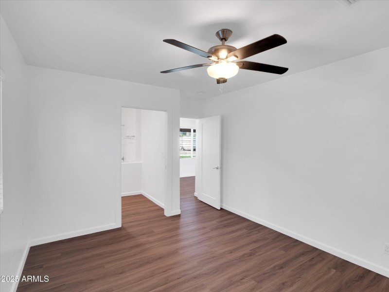 26-4337 E Wilshire Dr-26