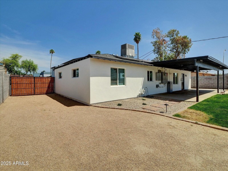 42-4337 E Wilshire Dr-42