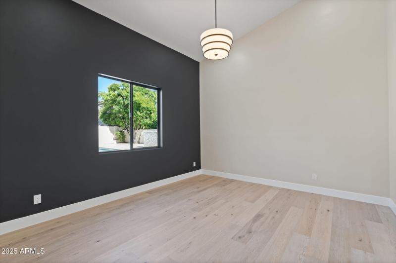 Office/Bonus/Flex Room