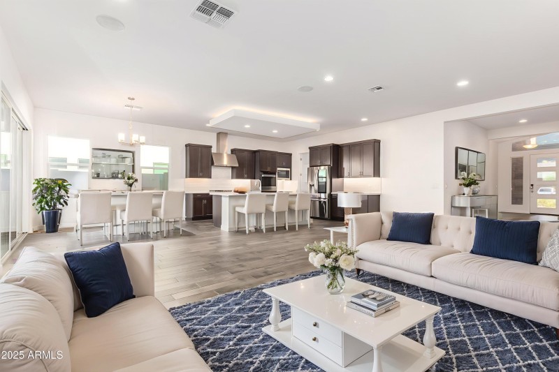 Virtual Staging Cloud - 09-La-Mirada.jpg