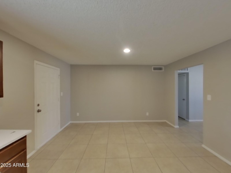 4_pc_EJhCXr25zF_lGzRUMA7Pa_other_room_Fn