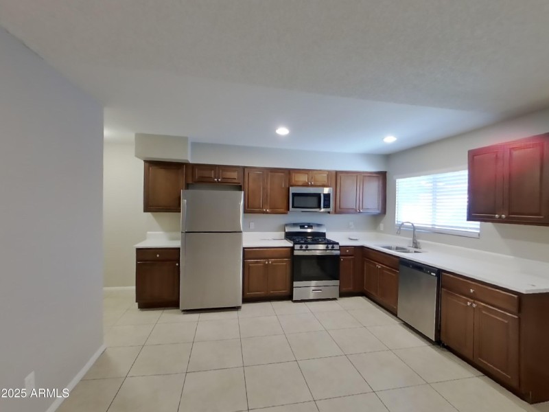 5_pc_Fn6gw048J2_GOJAfNvSkB_other_room_EJ