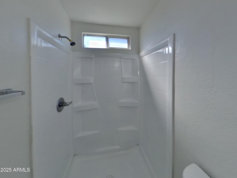 9_pc_LeOqjkygtY_5385Vo05XB_layout_0