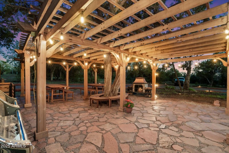 Triple pergola