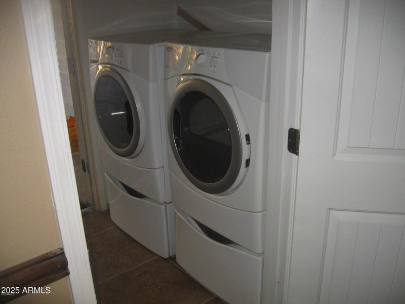 20151204041640312048000000-o