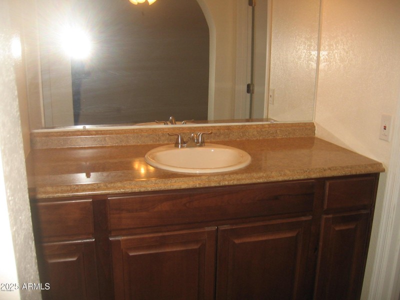 20151204041502568695000000-o