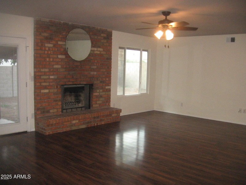 20151204041419745679000000-o