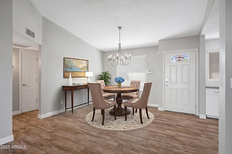 5802-Gelding-Dr-12 - Dining Room - Stand