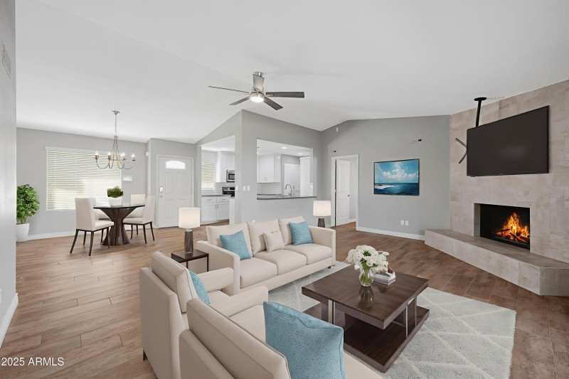 5802-Gelding-Dr-7 - Living Room - Standa