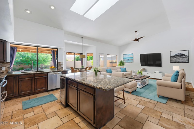 5903-E-Paradise-Lane-12 - Living Room -