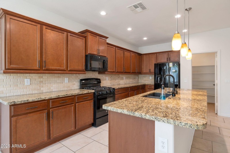 17-web-or-mls-QP--17