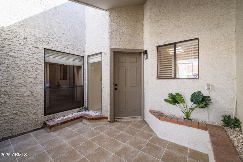 4775_W_Mission_Ln_10_17_25_03