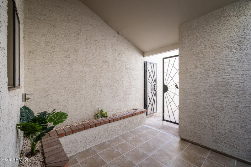 4775_W_Mission_Ln_10_17_25_04