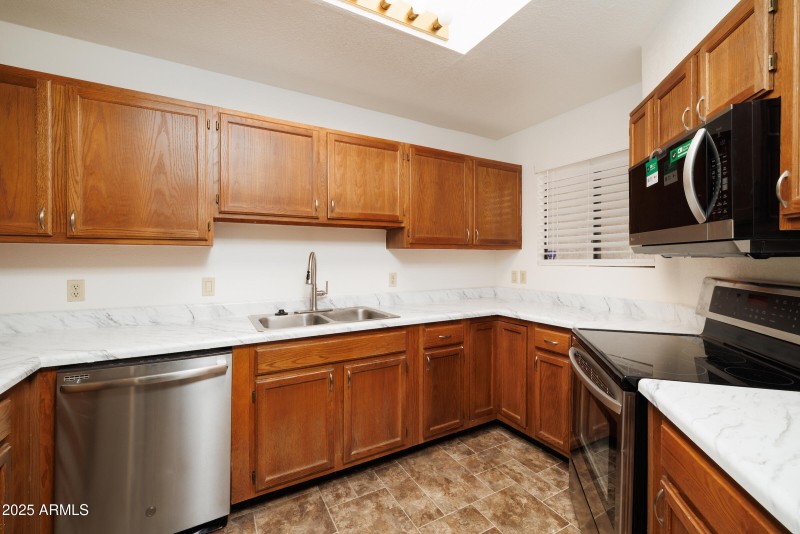 4775_W_Mission_Ln_10_17_25_10