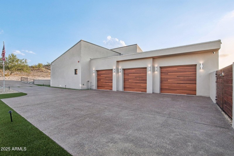 5-web-or-mls-W Estes Way-S2708-005