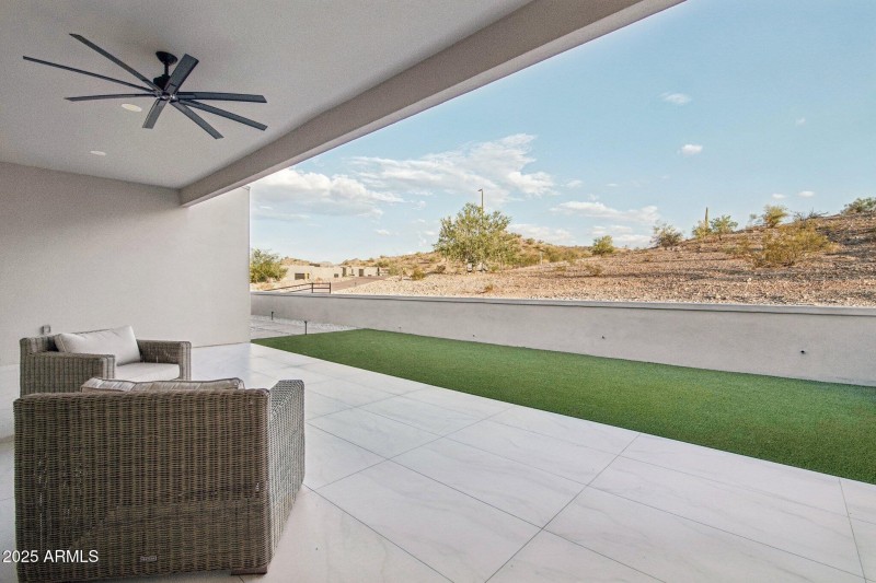 8-web-or-mls-W Estes Way-S2708-008