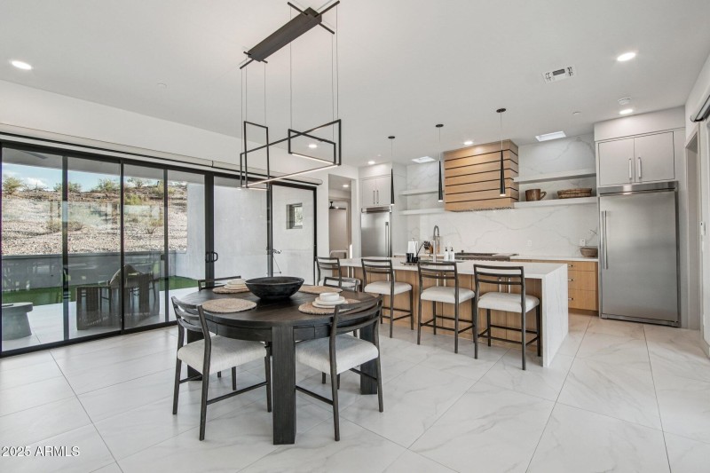 15-web-or-mls-W Estes Way-S2708-015