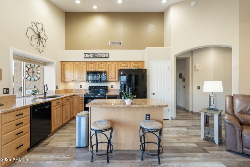 19-web-or-mls-QVB06733