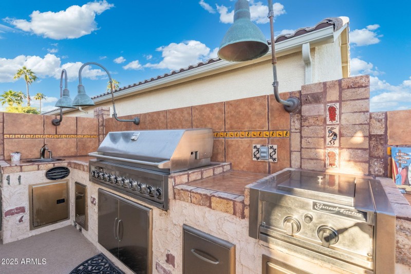 57-web-or-mls-QVB06648-HDR-Edit