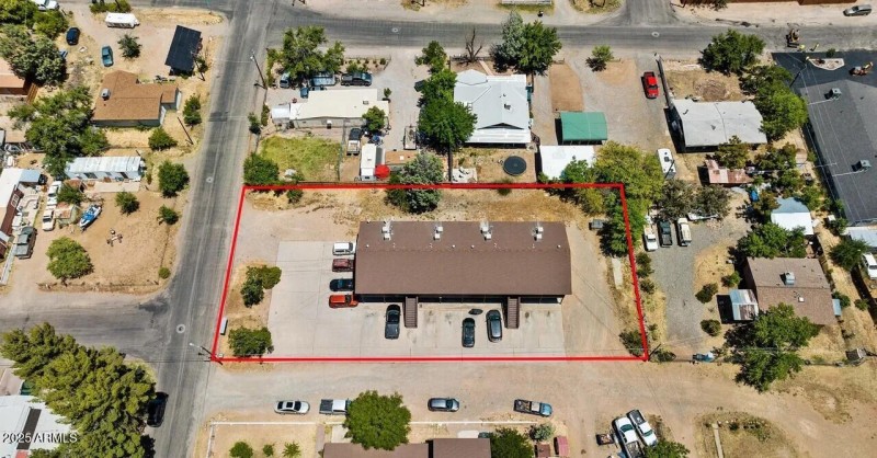 areal with red line directly above