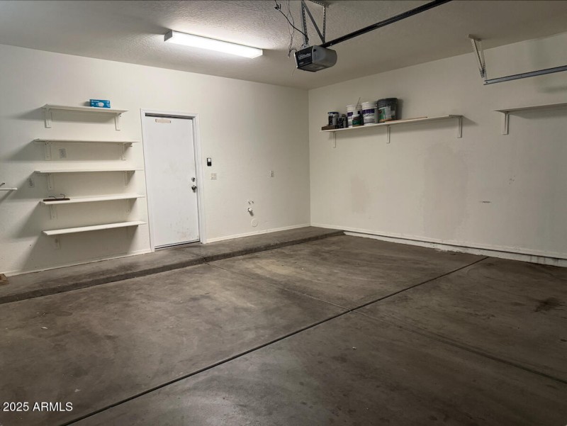 996 E Cantebria Dr Garage 3