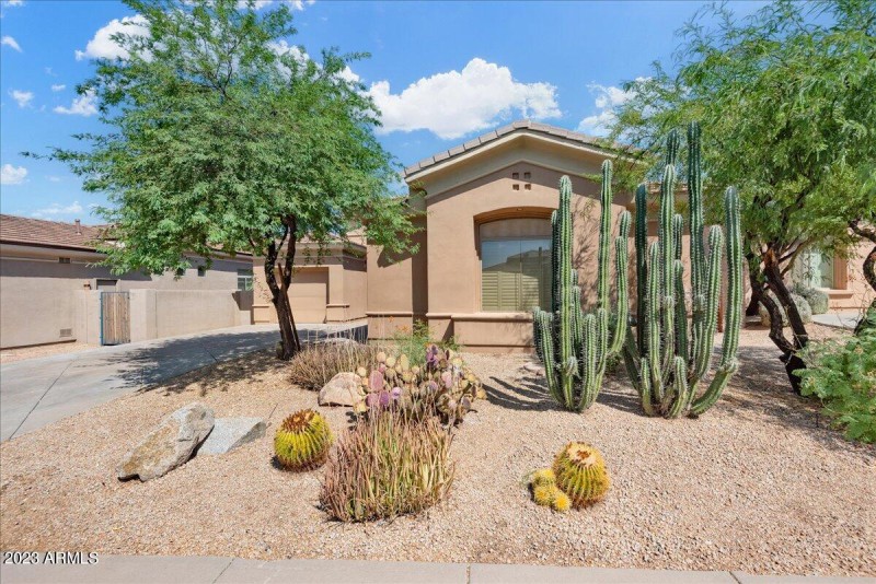 03-8432 E Diamond Rim Dr