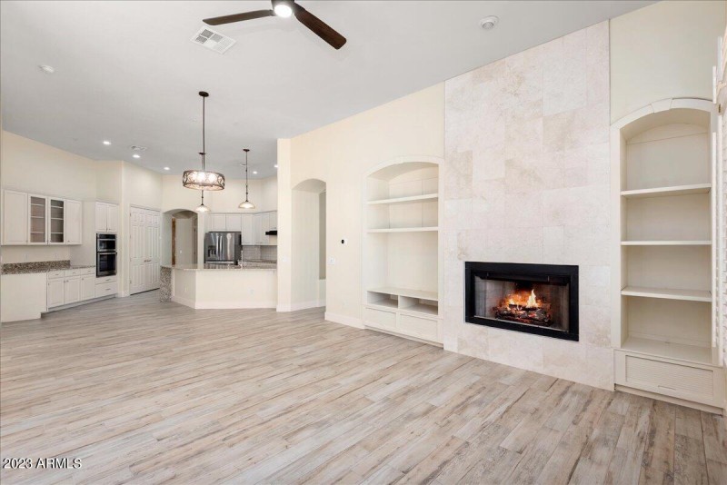 08-8432 E Diamond Rim Dr